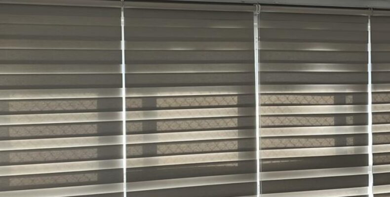 Empresa em Porto Alegre oferece instalação, venda e manutenção de persianas e cortinas com qualidade, variedade e atendimento personalizado.