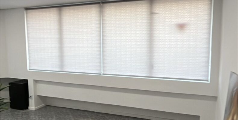 Instalador profissional de cortinas e persianas em Porto Alegre. Persiloren oferece orçamento grátis, instalação e manutenção com qualidade.
